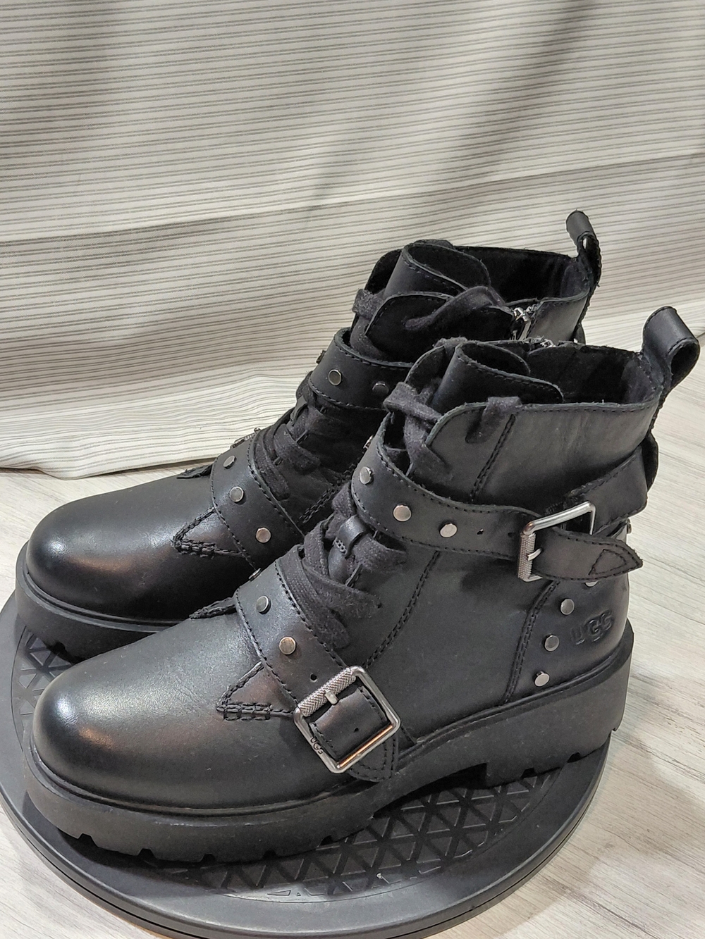 UGG Womens Zorrah STUDS Combat Moto Goth Premium Black Leather Buckles Edgy W8.5